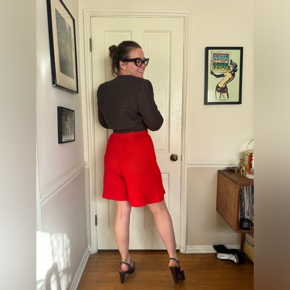 Vintage St John Red Santana Knit Slouchy Shorts Sz 10 - Picture 3 of 10